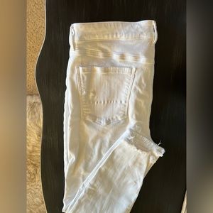 High-Rise White Women's Jeans - Classic Clean Finish